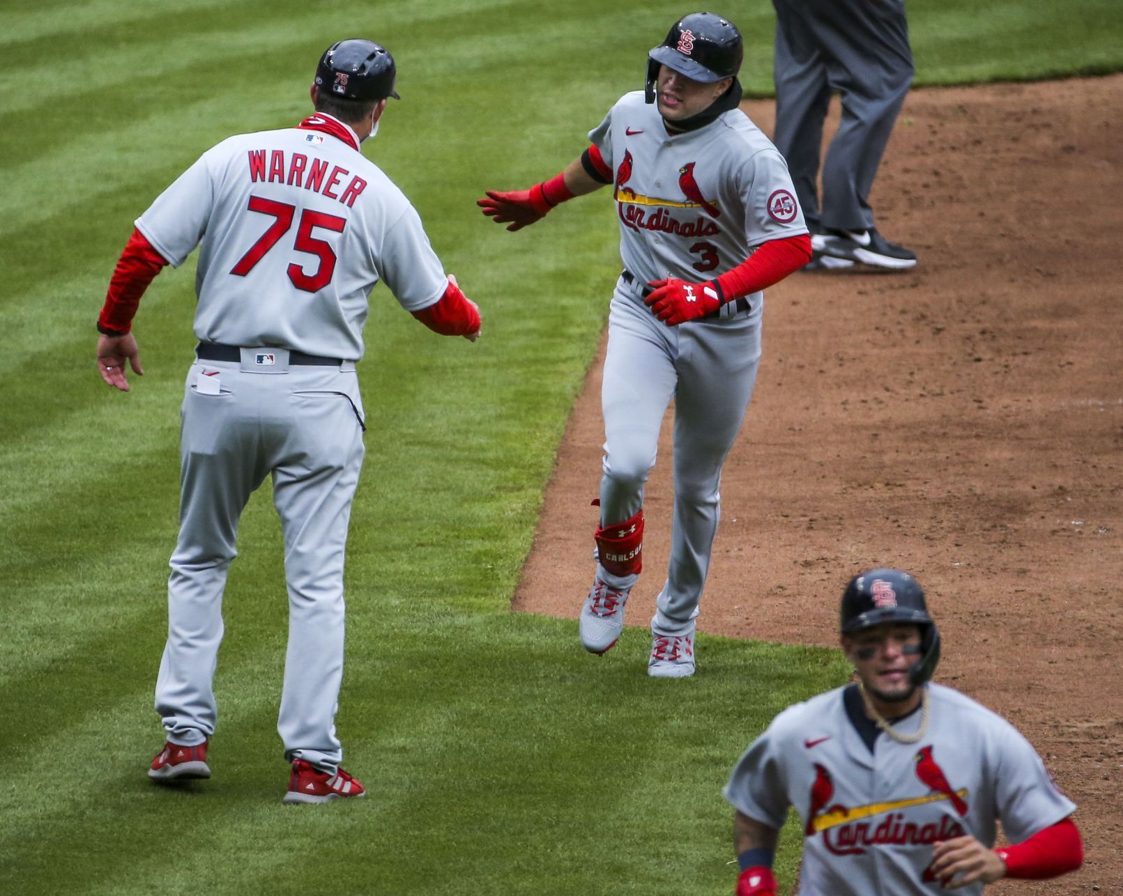 Cardinals face Reds in Cincinnati on opening day